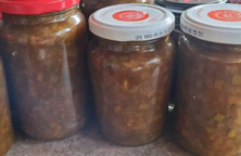 feijoa chutney stored in a jar